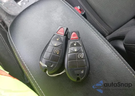 2016 Jeep Cherokee Latitude z USA, uszkodzony, nr VIN 1C4PJMCS9GW105529